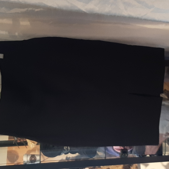 Flattering Pencil Skirt - Picture 3 of 4